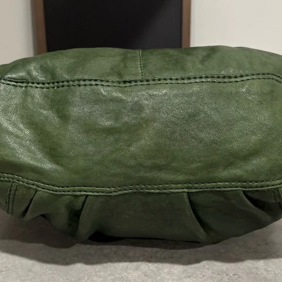 Lucky Brand Green Italian Leather Hobo! GUC!! - Picture 5 of 14